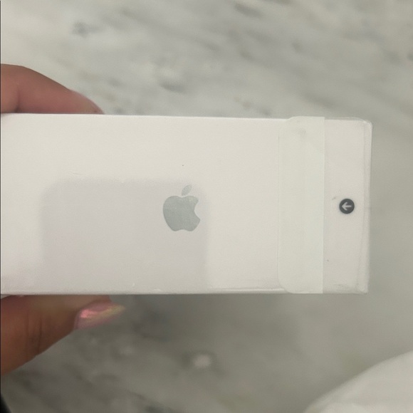 Apple AirPods Pro BRAND NEW in White - Picture 4 of 5